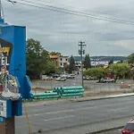 Castaway Motel