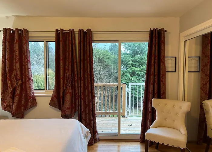North Nanaimo Gem - Garden-View Room With Private Ensuite