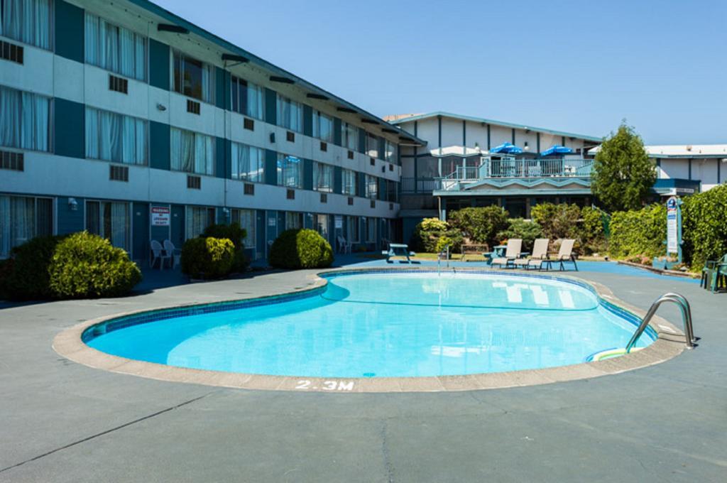 Hotel Howard Johnson By Wyndham Harbourside 2*