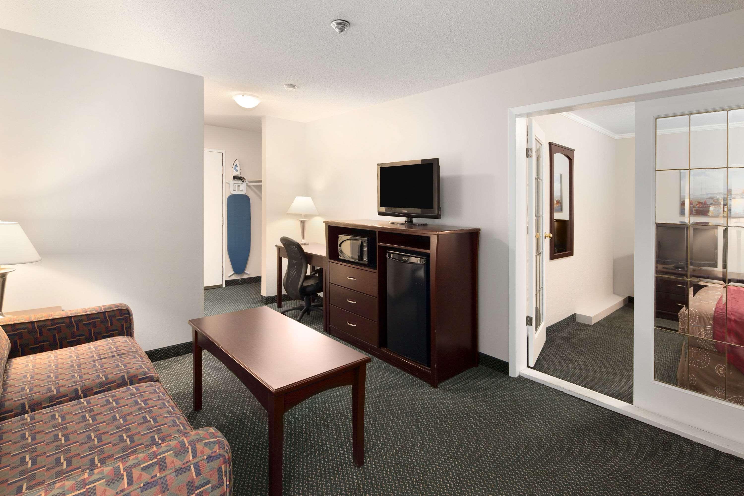 Travelodge By Wyndham Hotel