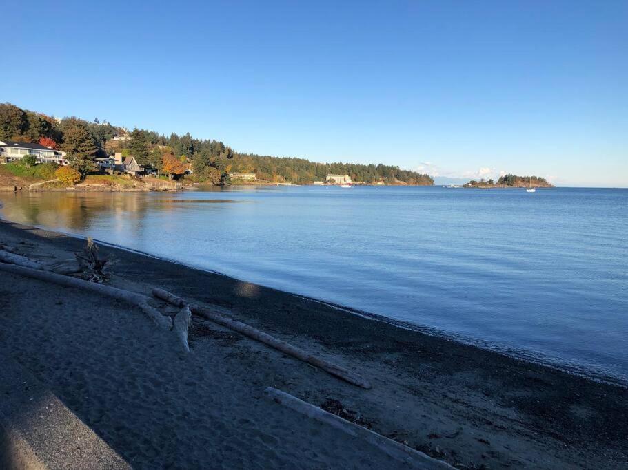Apartment Bright Private Near Departure Bay