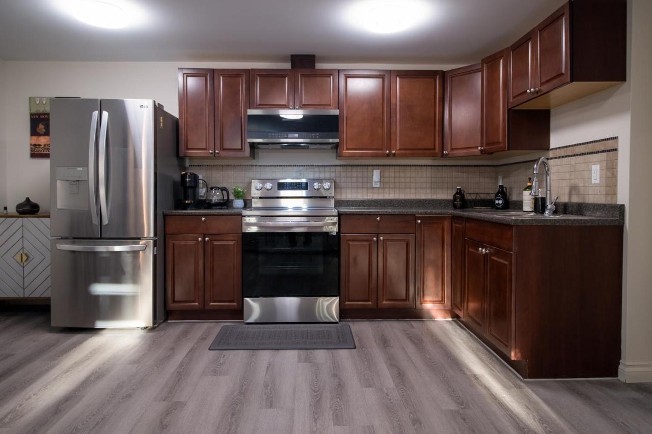 Bright Private Near Departure Bay Apartment Nanaimo