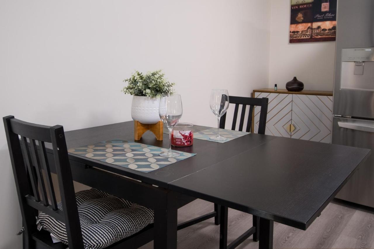 Bright Private Near Departure Bay Apartment *