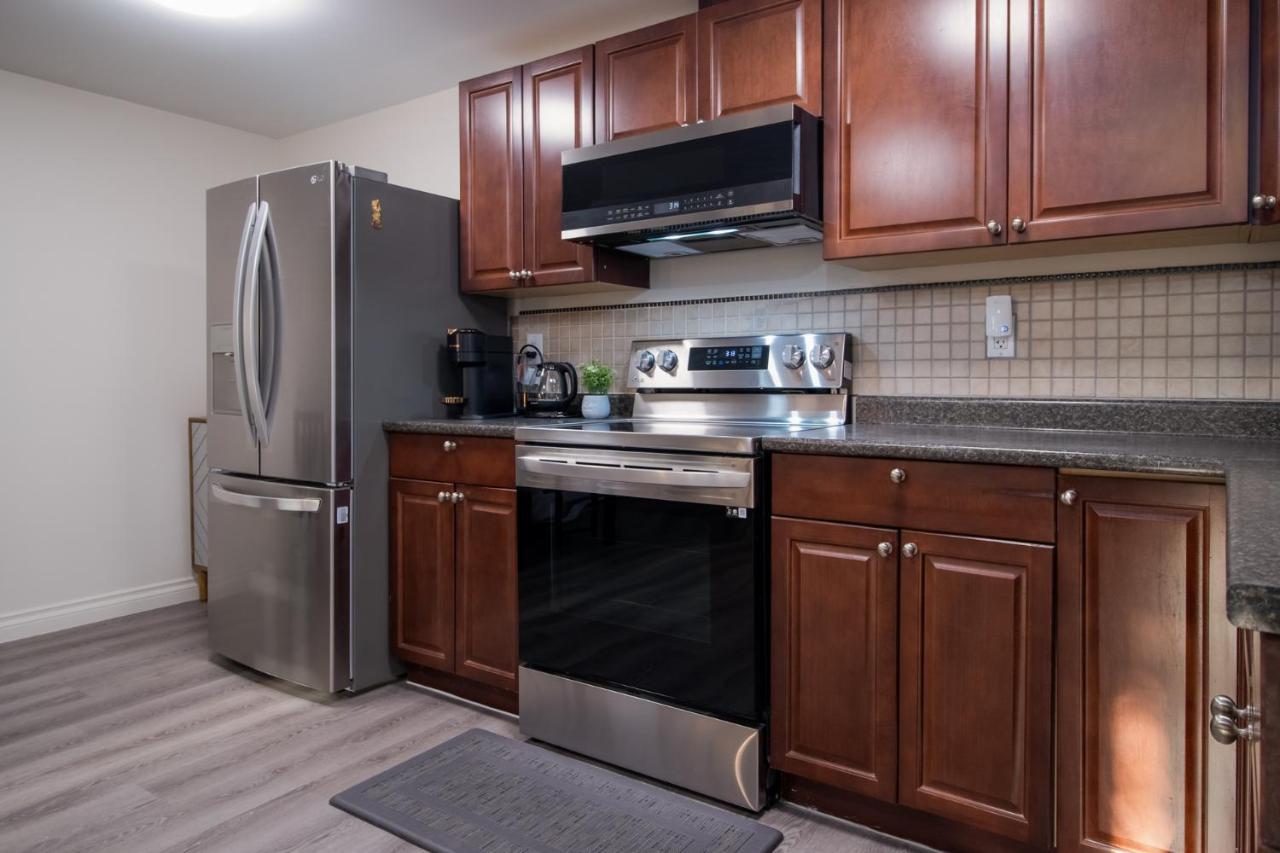 Bright Private Near Departure Bay Nanaimo