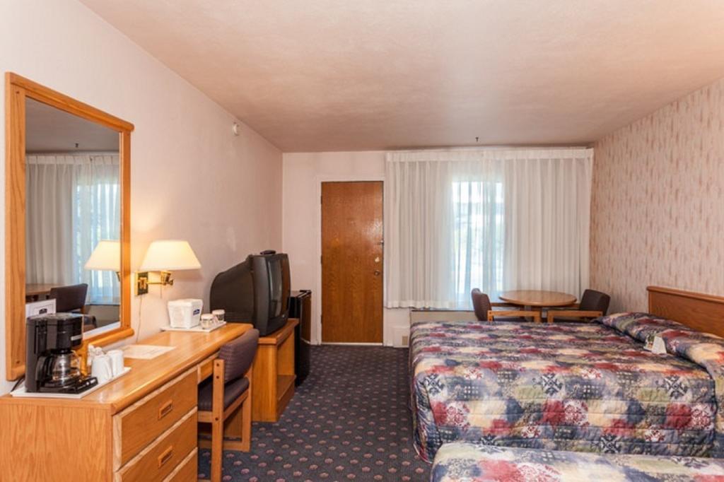 Howard Johnson By Wyndham Harbourside 2*