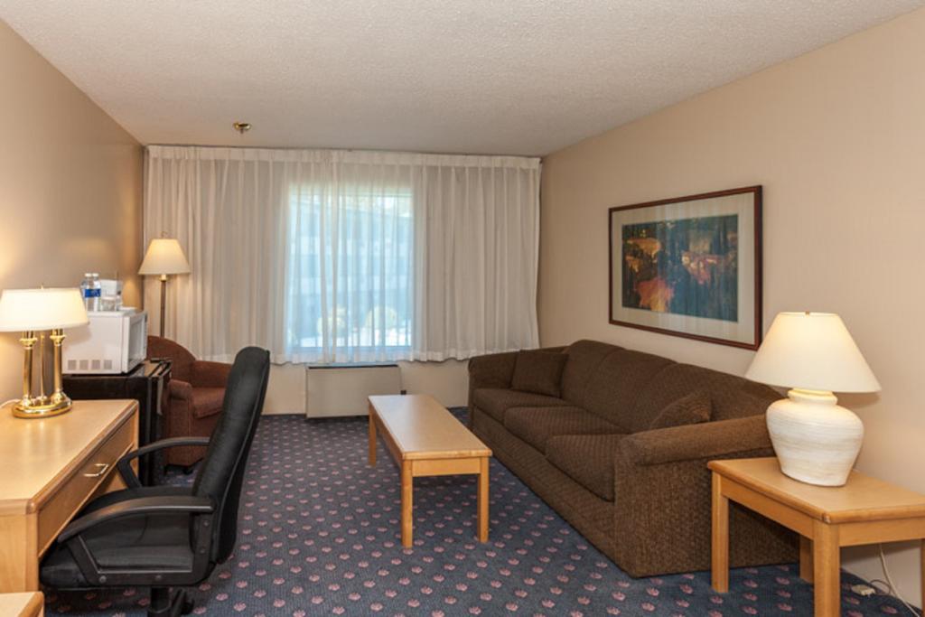 Howard Johnson By Wyndham Harbourside Hotel 2*