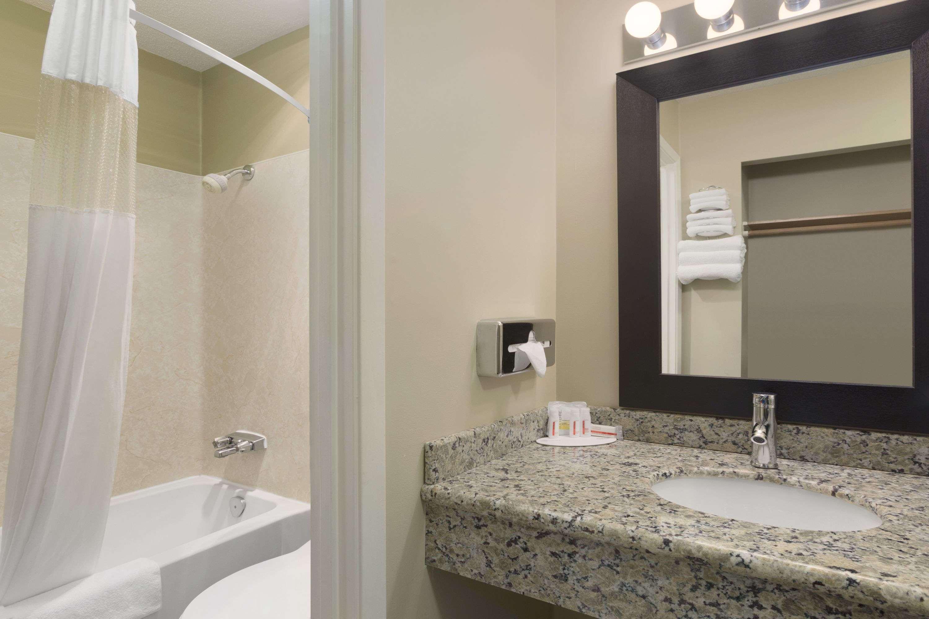 Days By Wyndham Hotel Nanaimo