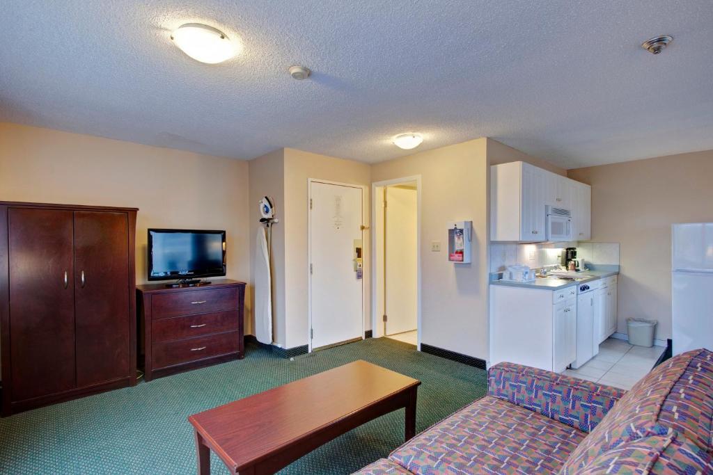 Travelodge By Wyndham Hotel 2*
