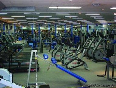 Howard Johnson By Wyndham Harbourside 2*