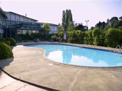 Howard Johnson By Wyndham Harbourside