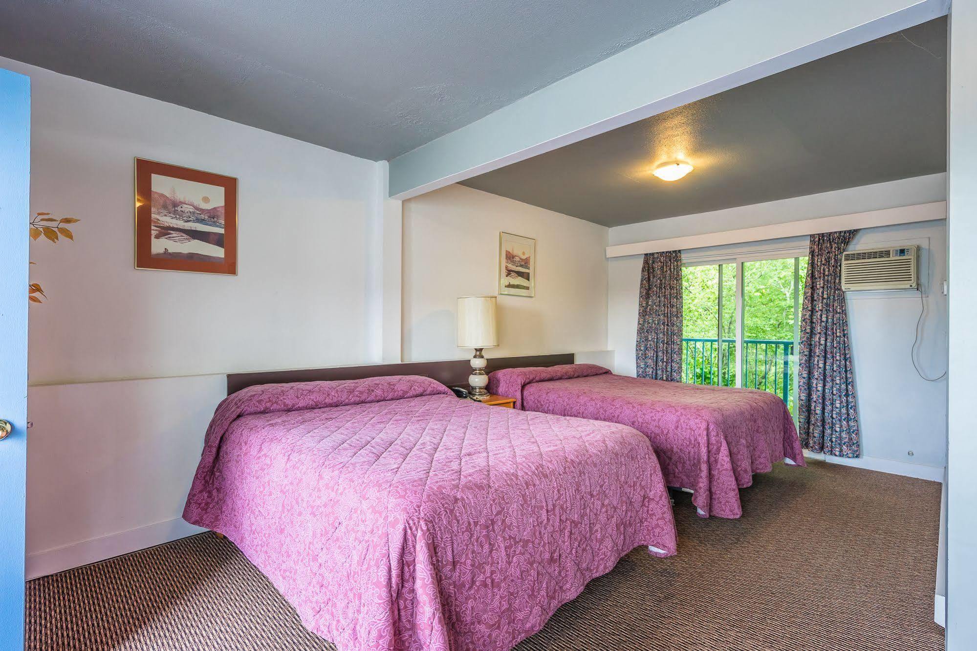 Motel Castaway