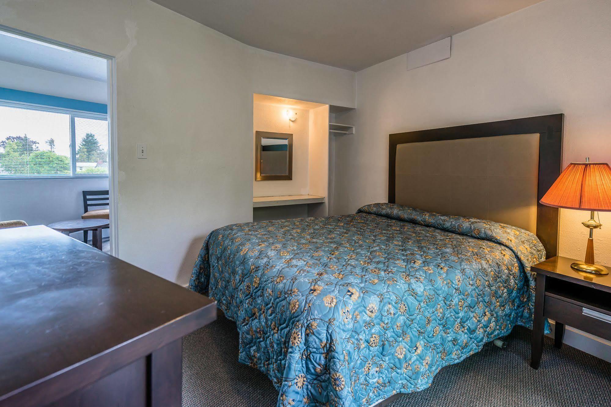 Motel Castaway 2*