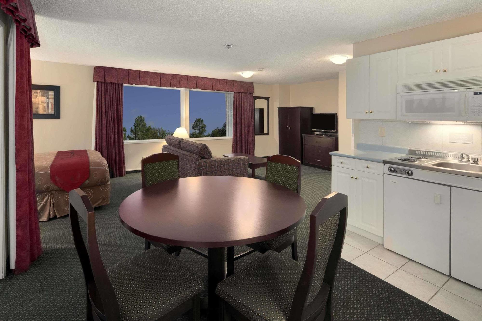 Travelodge By Wyndham Hotel