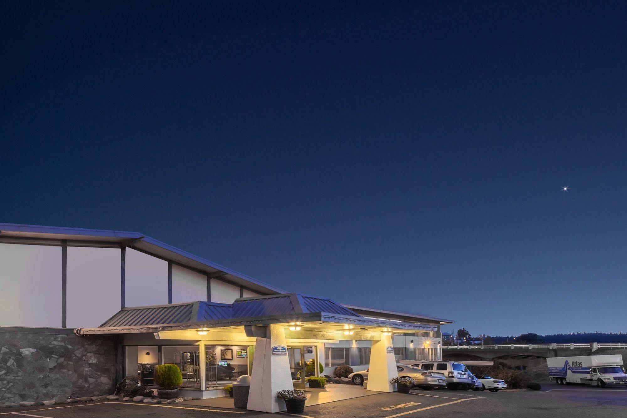 Hotel Howard Johnson By Wyndham Harbourside Nanaimo