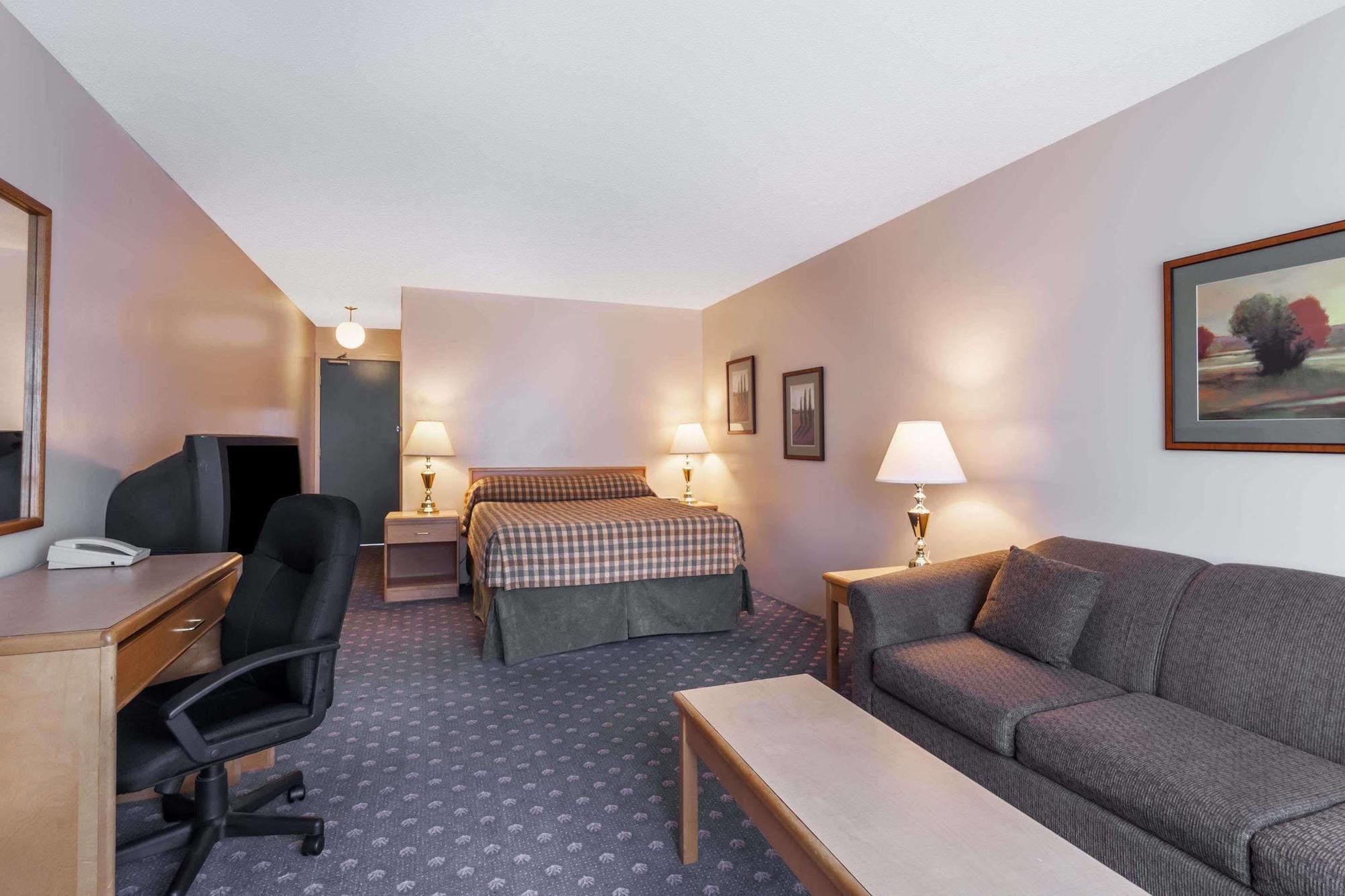 Howard Johnson By Wyndham Harbourside 2*