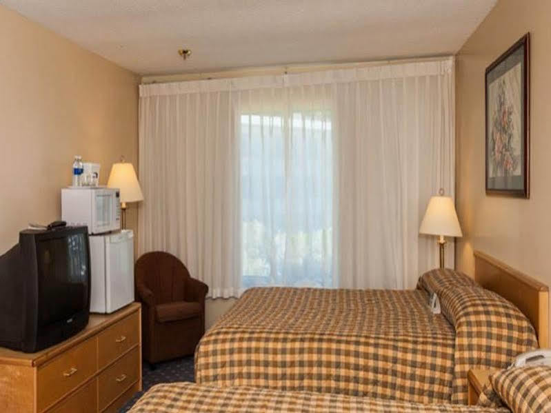 Howard Johnson By Wyndham Harbourside 2* Nanaimo