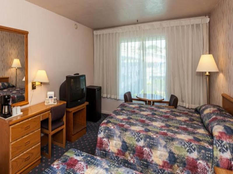 Hotel Howard Johnson By Wyndham Harbourside Nanaimo