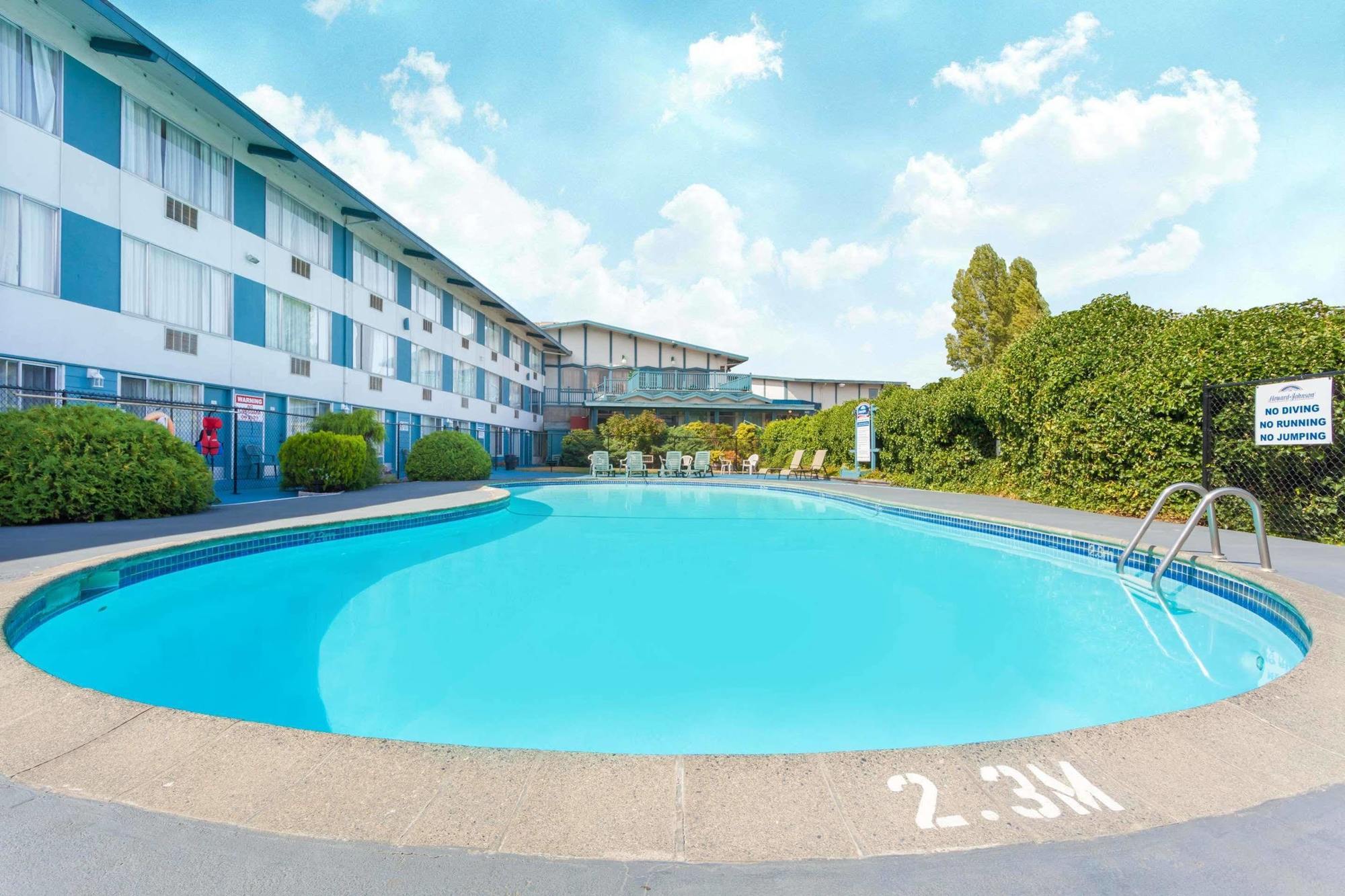 Hotel Howard Johnson By Wyndham Harbourside 2*