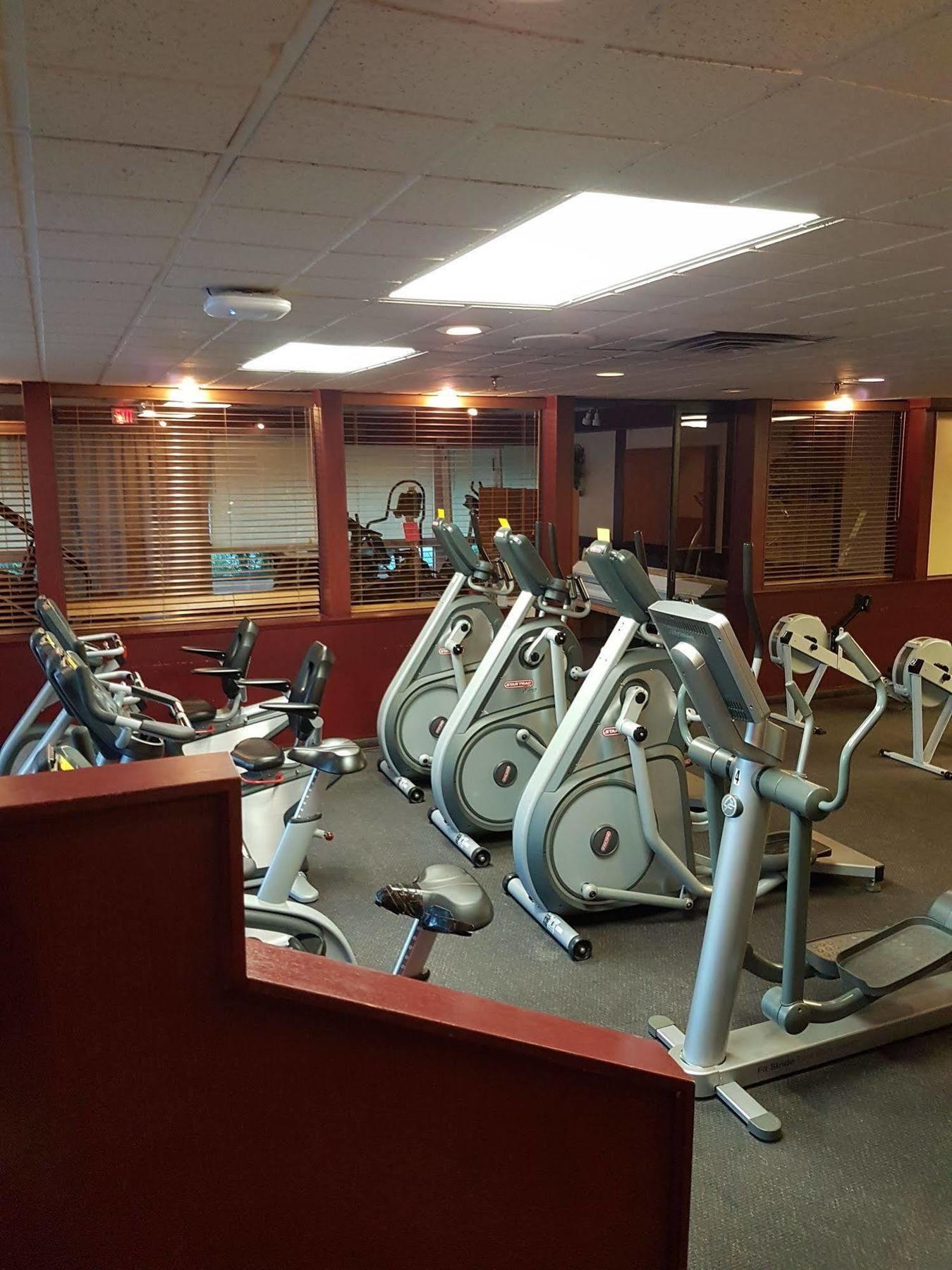 Hotel Howard Johnson By Wyndham Harbourside 2*