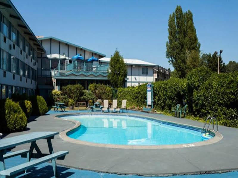 Howard Johnson By Wyndham Harbourside 2*