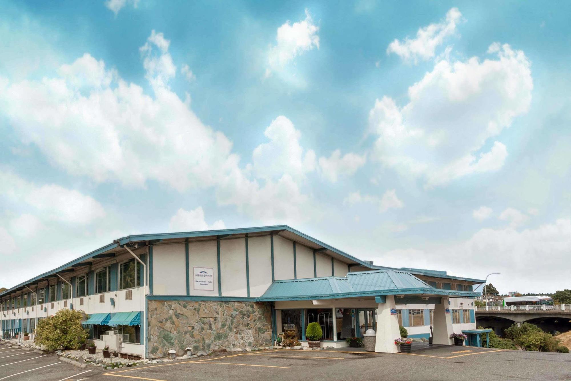Howard Johnson By Wyndham Harbourside